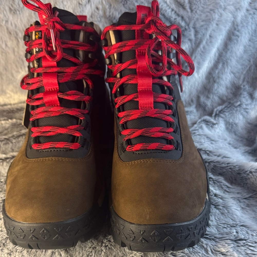 Timberland Men's Brown Boots with Red Laces